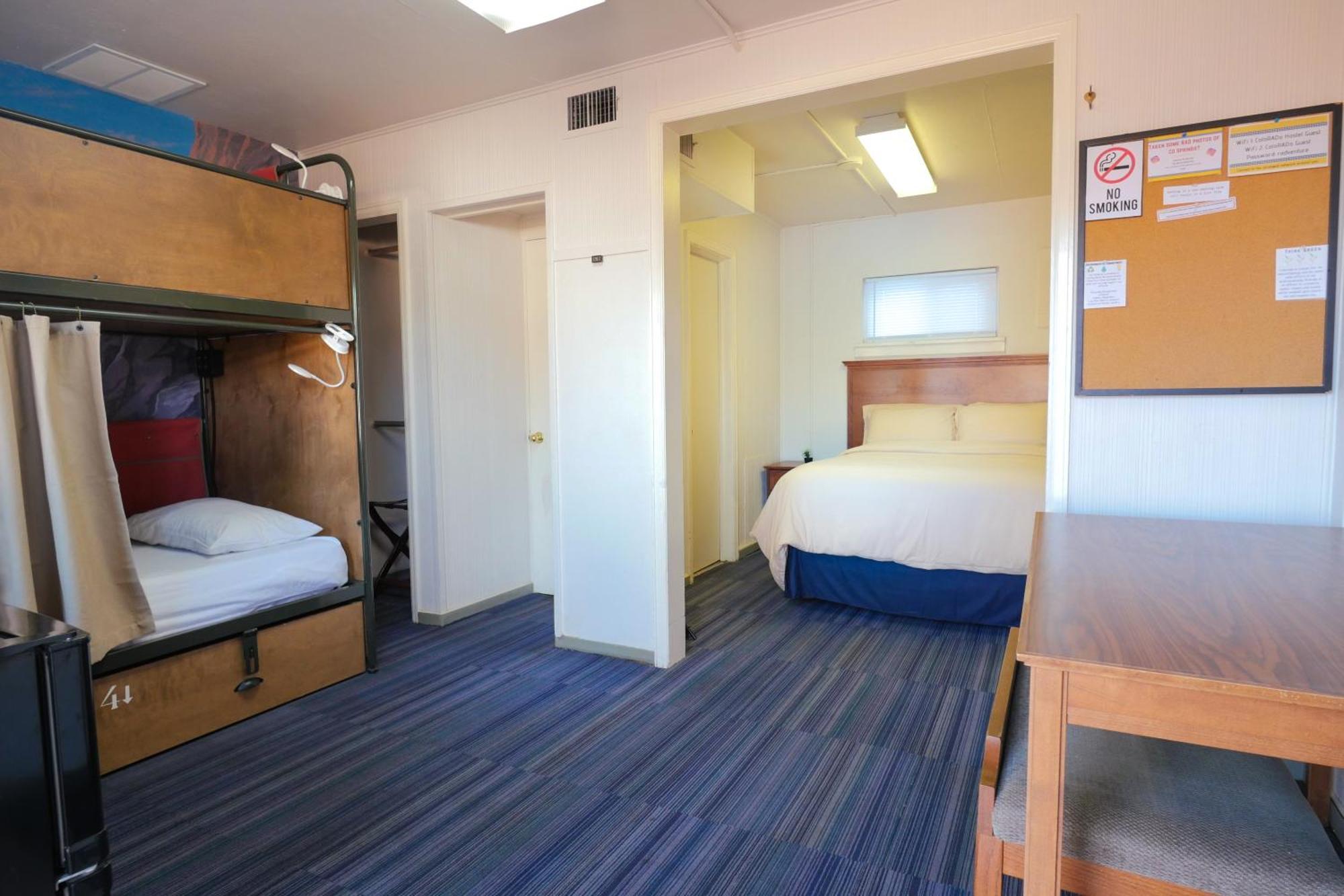 Rad Hostel 2*