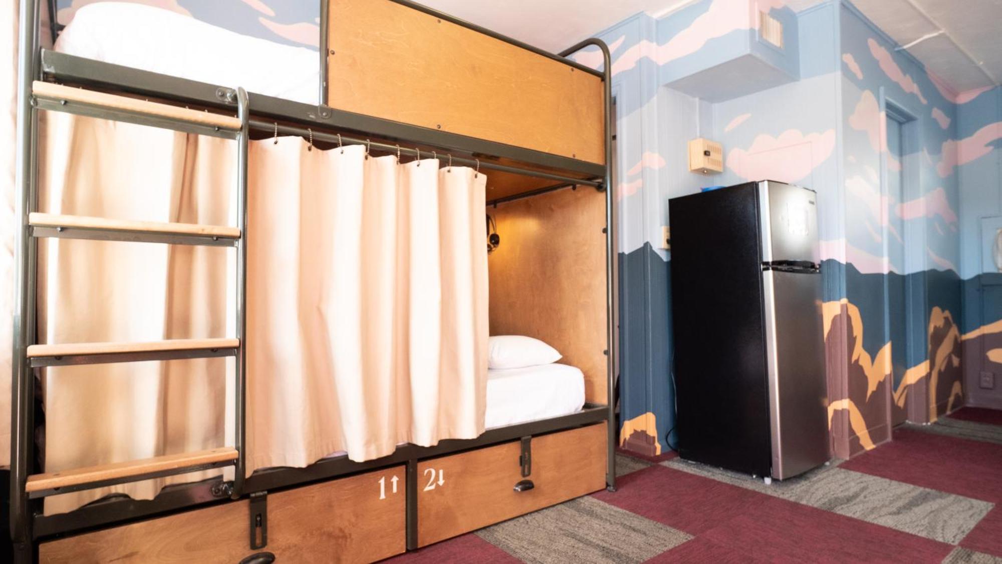 Rad Hostal *