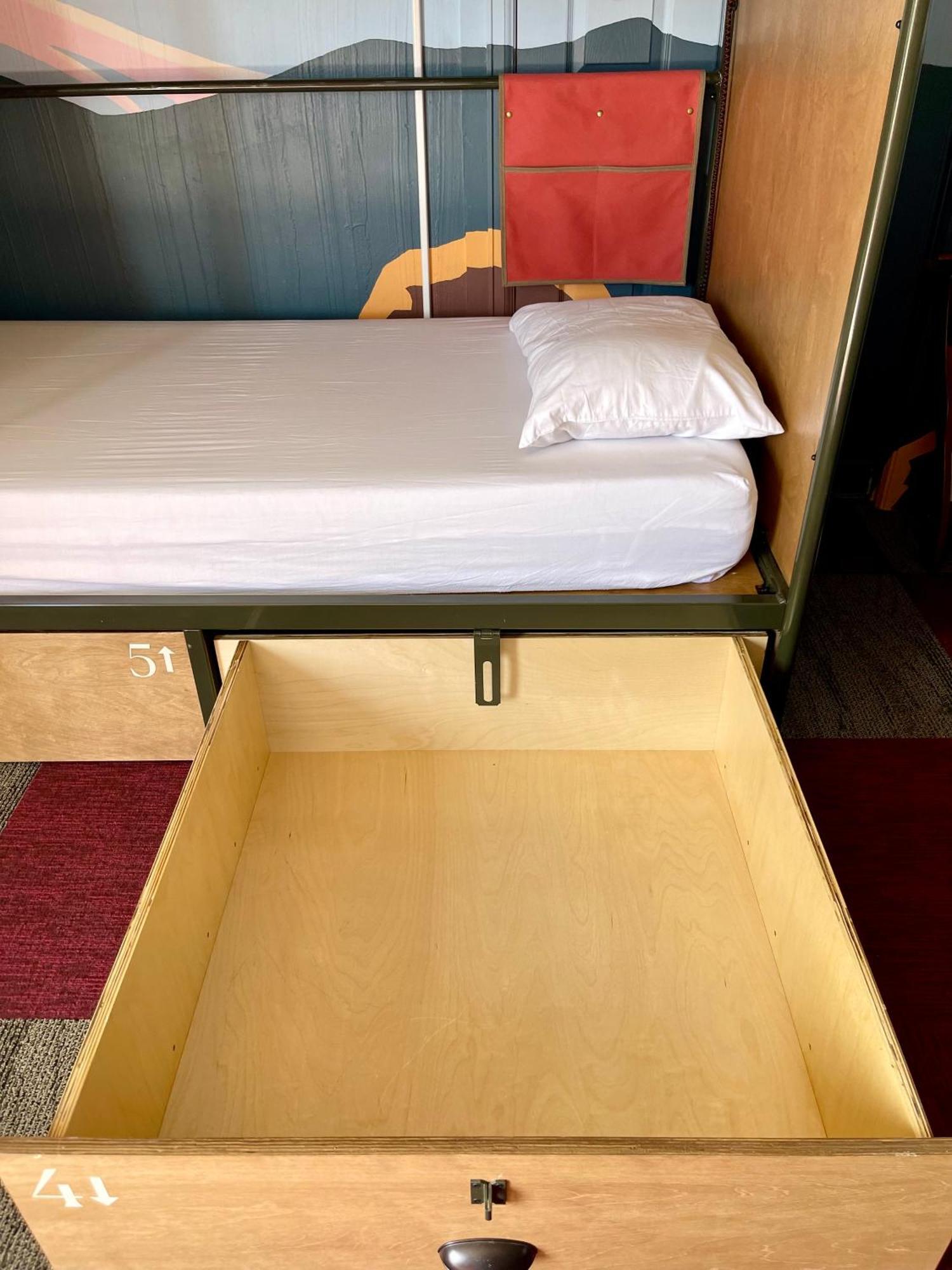 Rad Hostal *